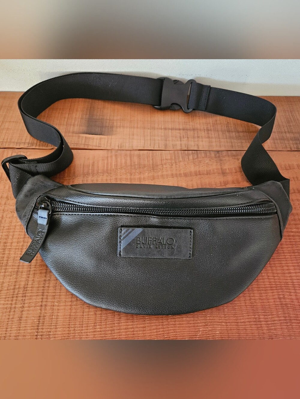 Buffalo David Bitton Black Faux Leather Hip Pack / Belt Bag – New